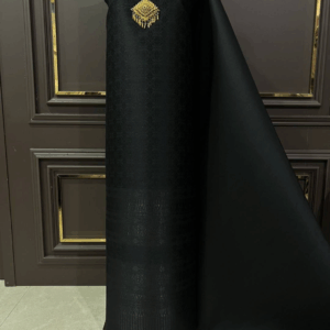 ผ้าไหมยกดอกลำพูน ลายเกาะเชิงดิ้นดำ พื้นสีดำ พร้อมลาดเข็มขัดเงิน