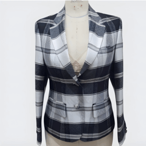 เสื้อสูทไหมโสร่งแขนยาว ทรงเข้ารูป เรียบหรูแบบไทยร่วมสมัย